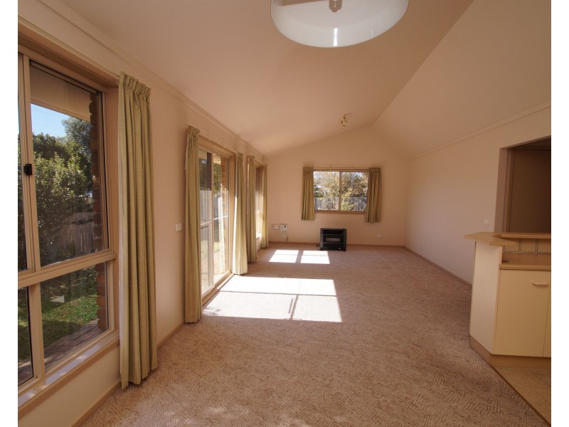 2/3 The Boulevarde, Armidale NSW 2350