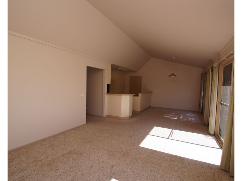 2/3 The Boulevarde, Armidale NSW 2350