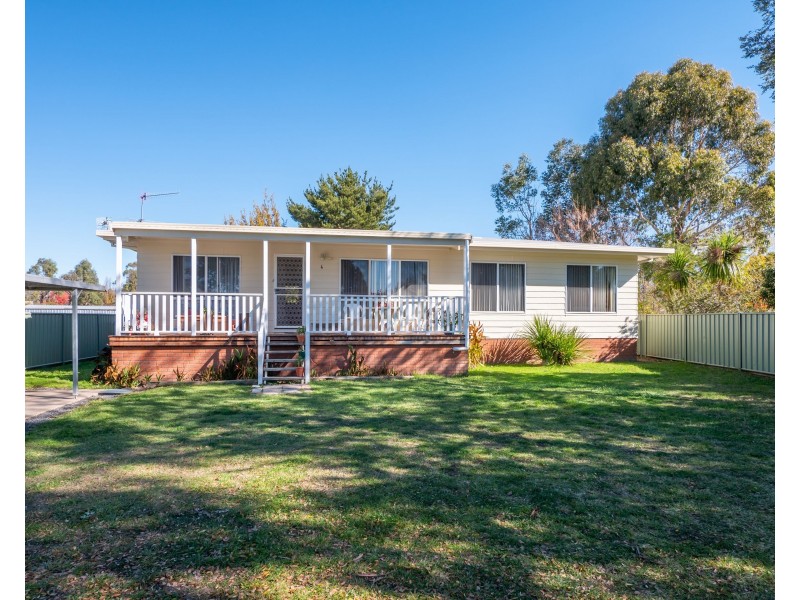 6 Samuelson Crescent, Armidale NSW 2350