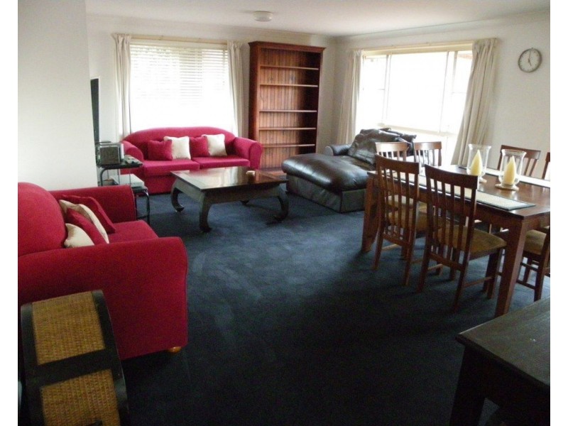 4/89 QUEEN ELIZABETH Drive, Armidale NSW 2350