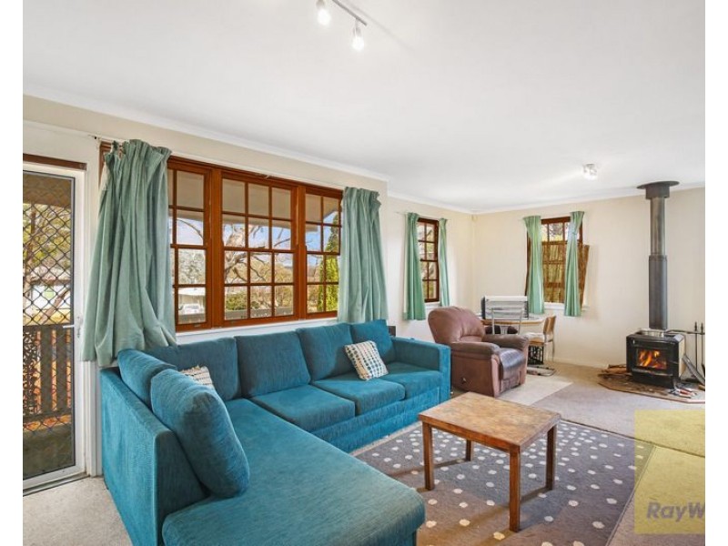 5 PG Love Avenue, Armidale NSW 2350