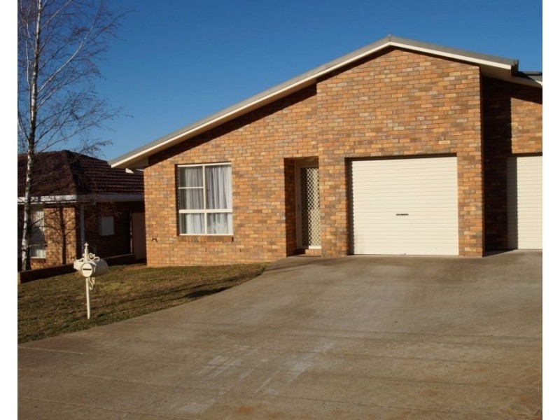 1/3 Grills Place, Armidale NSW 2350