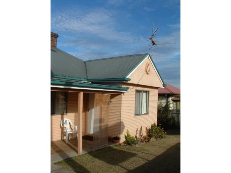 2/1 Marsh Street, Armidale NSW 2350