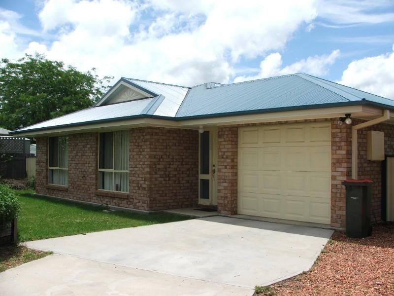 2/5 Claverie Street, Armidale NSW 2350