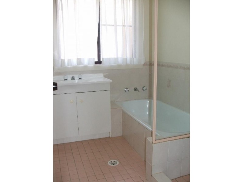 1/11 The Boulevard, Armidale NSW 2350