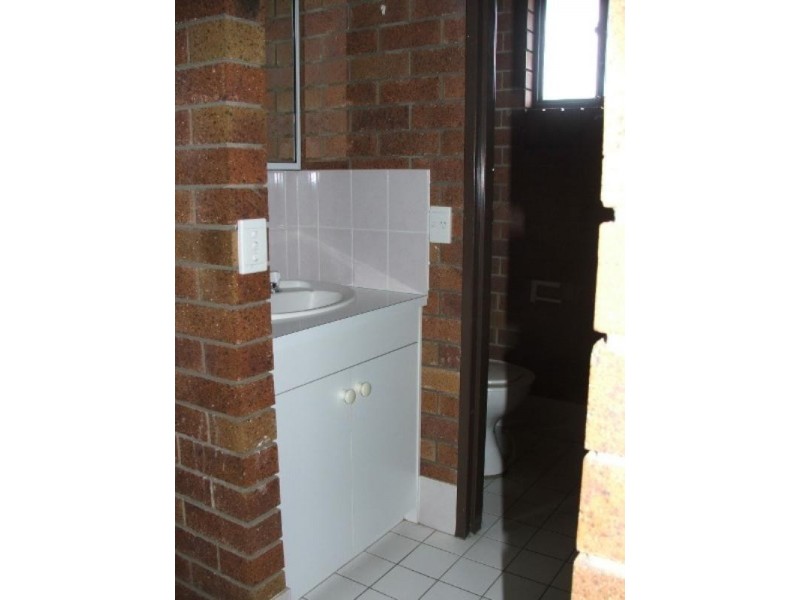 2/1 Verna Close, Armidale NSW 2350