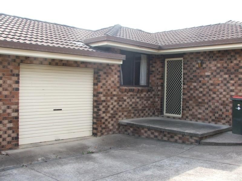 2/1 Verna Close, Armidale NSW 2350