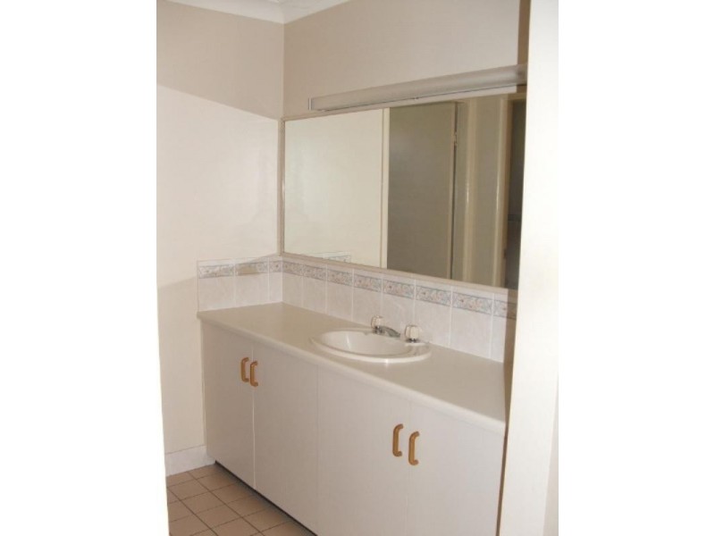 2/87 Queen Elizabeth Drive, Armidale NSW 2350