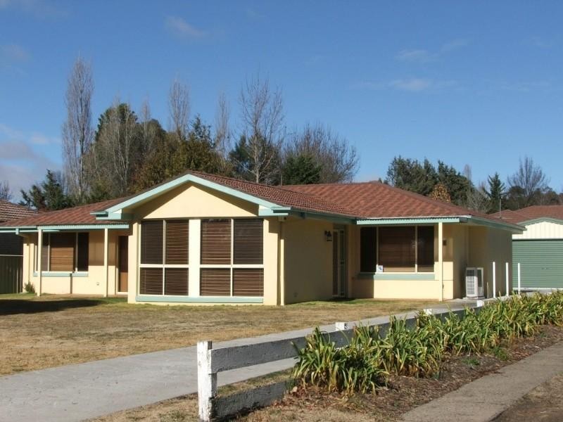 18 Bowman Avenue, Armidale NSW 2350