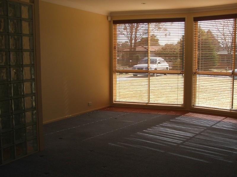 18 Bowman Avenue, Armidale NSW 2350