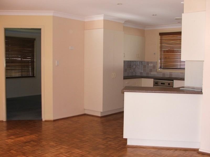 18 Bowman Avenue, Armidale NSW 2350