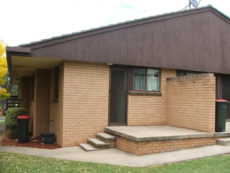 2/9 Marshall Avenue, Armidale NSW 2350