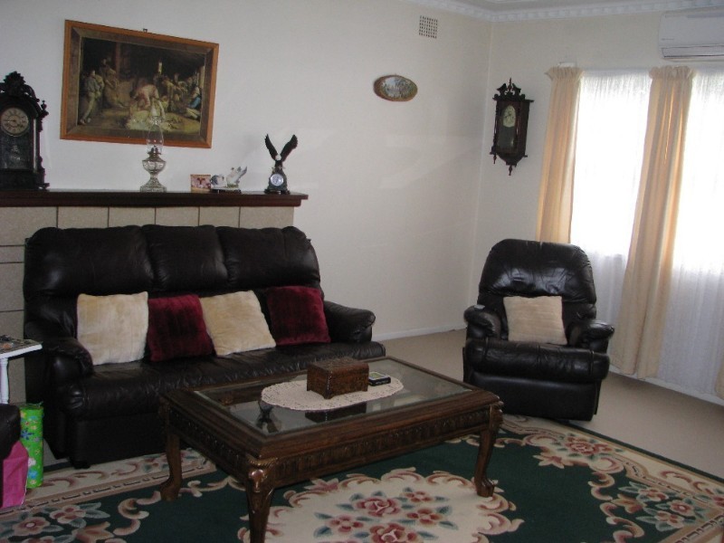 122 Bridge Street, Uralla NSW 2358