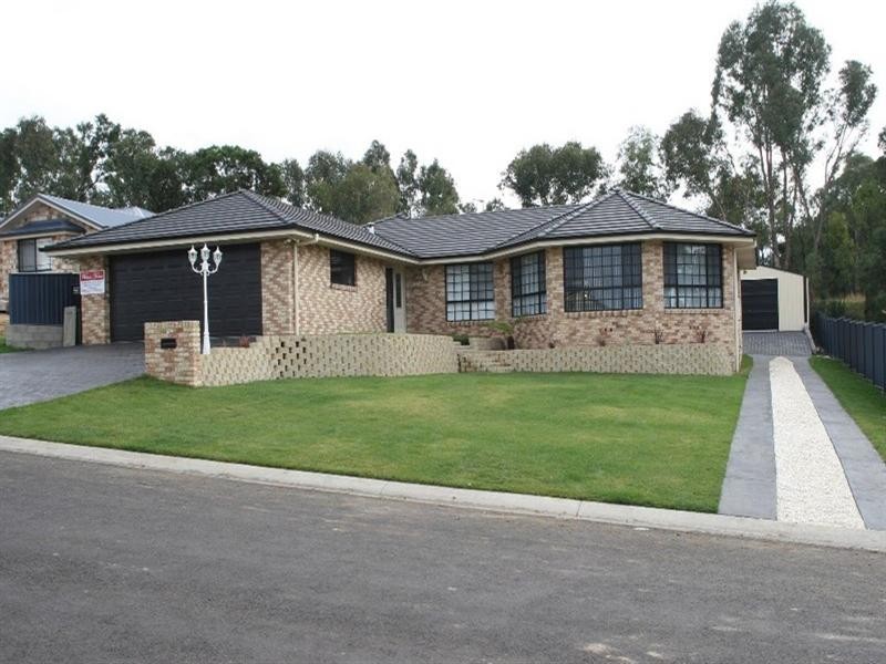 5 McCarthy Crescent, Armidale NSW 2350