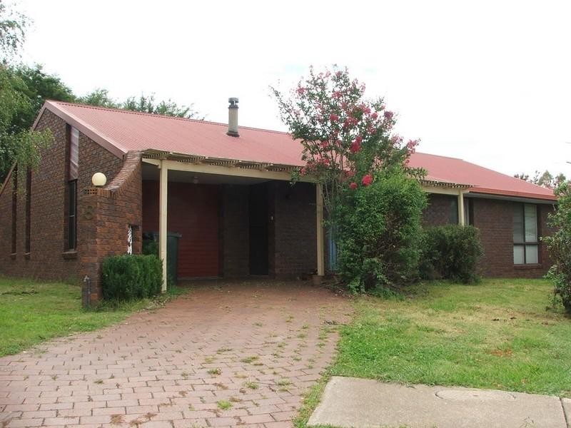 8 Verna Close, Armidale NSW 2350