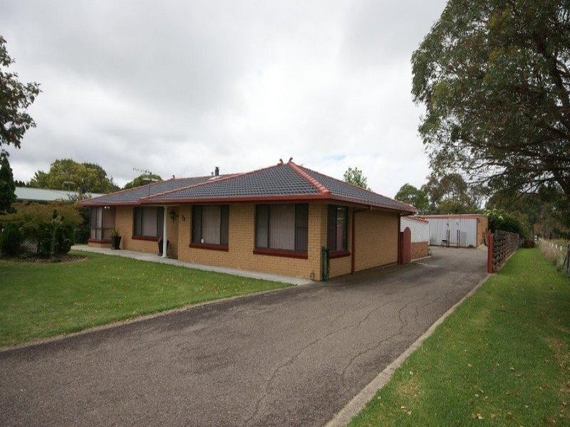 73 Canambe Street, Armidale NSW 2350