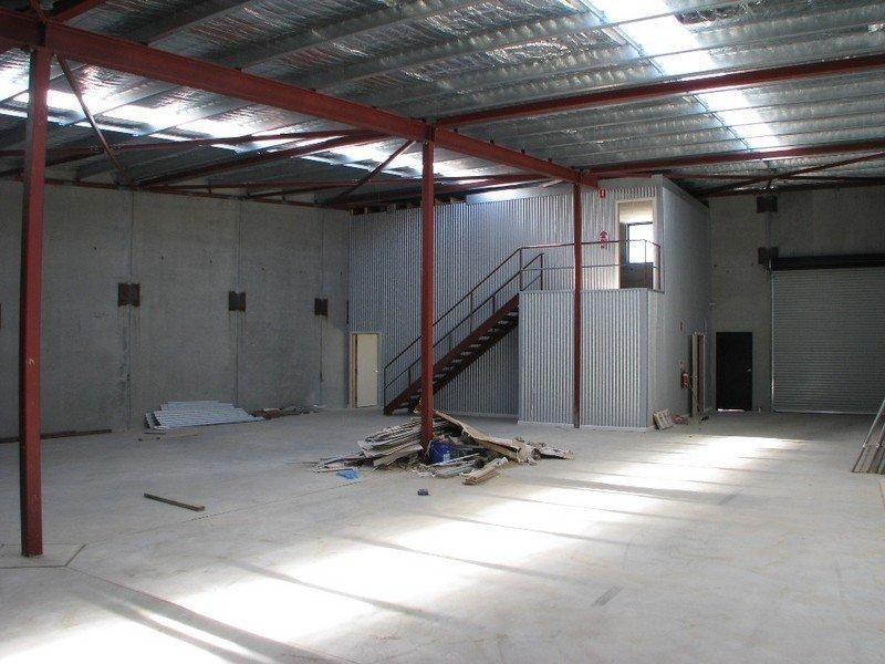 1/4 Southern Cross Drive, Armidale NSW 2350