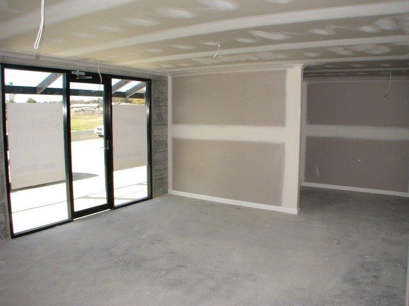 1/4 Southern Cross Drive, Armidale NSW 2350