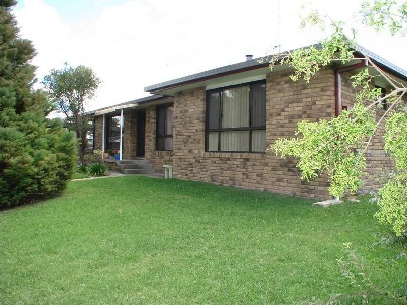 3 Howard Place, Armidale NSW 2350