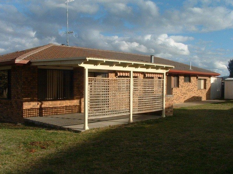 3 Howard Place, Armidale NSW 2350