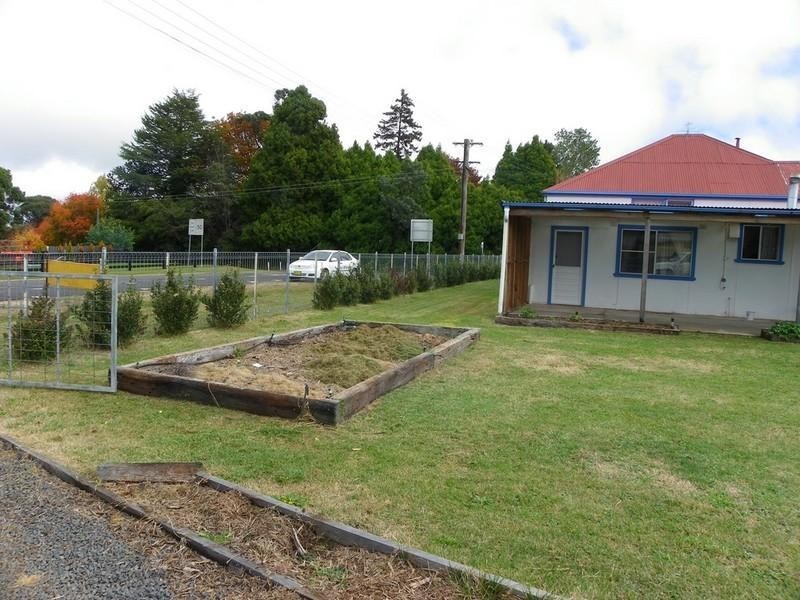 2/65 Ryanda Street, Guyra NSW 2365