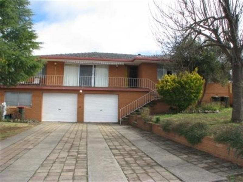 12 ARUNDLE Drive, Armidale NSW 2350