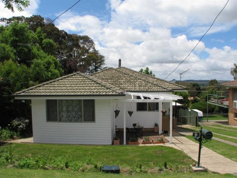 16 Jubilee Road, Armidale NSW 2350