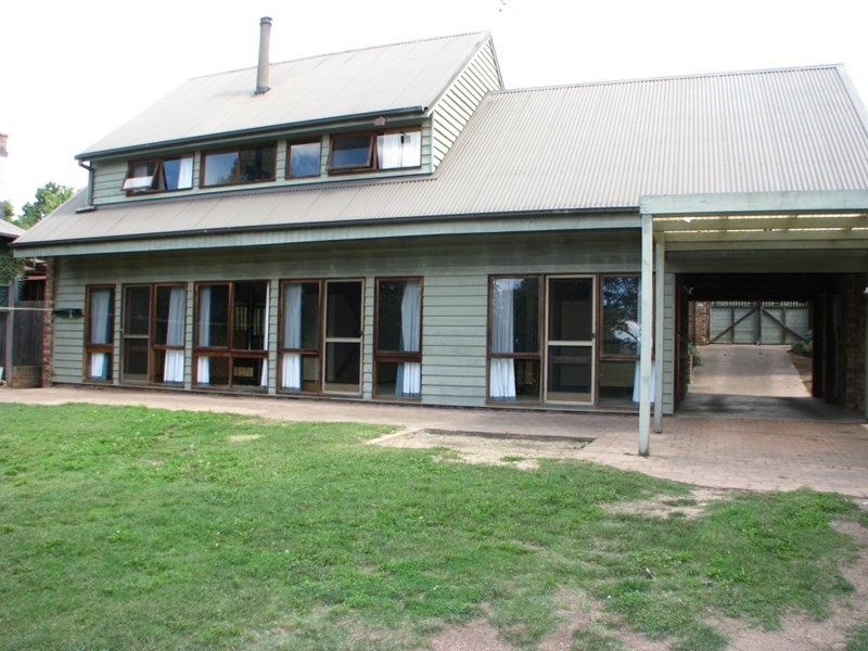 113 MANN Street, Armidale NSW 2350