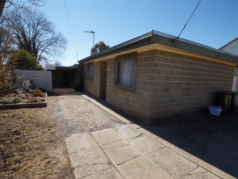 2/7 SPEARE Avenue, Armidale NSW 2350