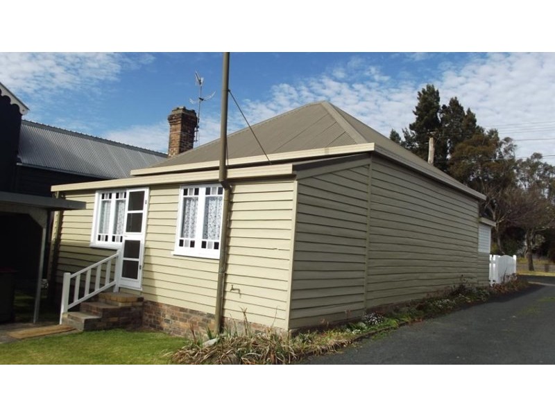 255A Beardy Street, Armidale NSW 2350