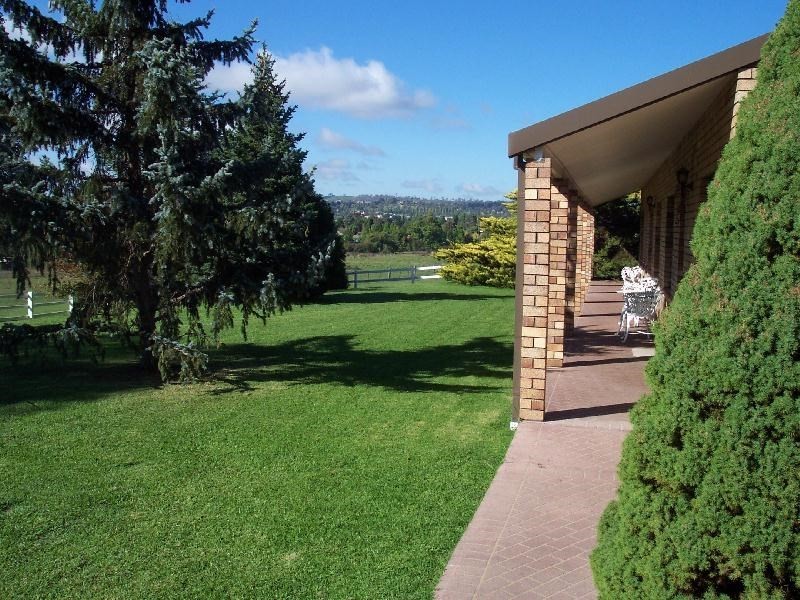 16-30 Madgewick Drive, Armidale NSW 2350