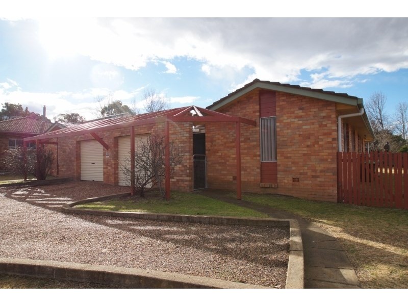 2/19 MURRAY Avenue, Armidale NSW 2350
