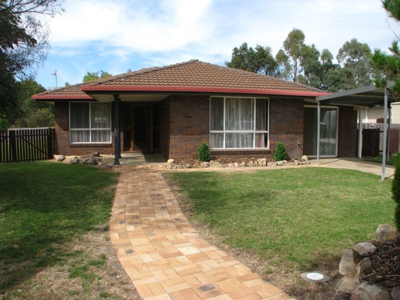 16 Sarah Place, Armidale NSW 2350