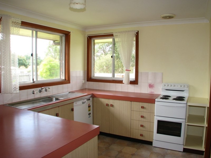 16 Sarah Place, Armidale NSW 2350