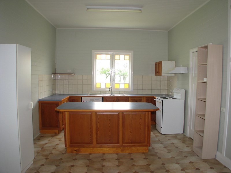 23 RAILWAY Parade, Armidale NSW 2350