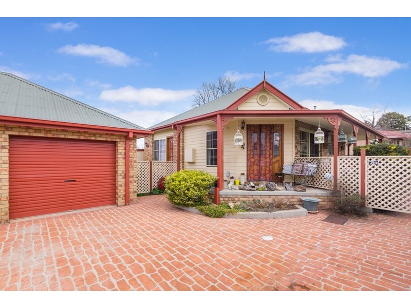 64b Marsh Street, Armidale NSW 2350