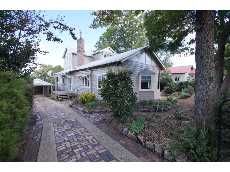 193 Marsh Street, Armidale NSW 2350