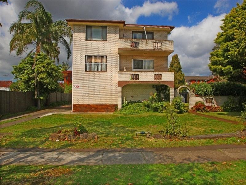 3/2 Seventh Avenue, Campsie NSW 2194