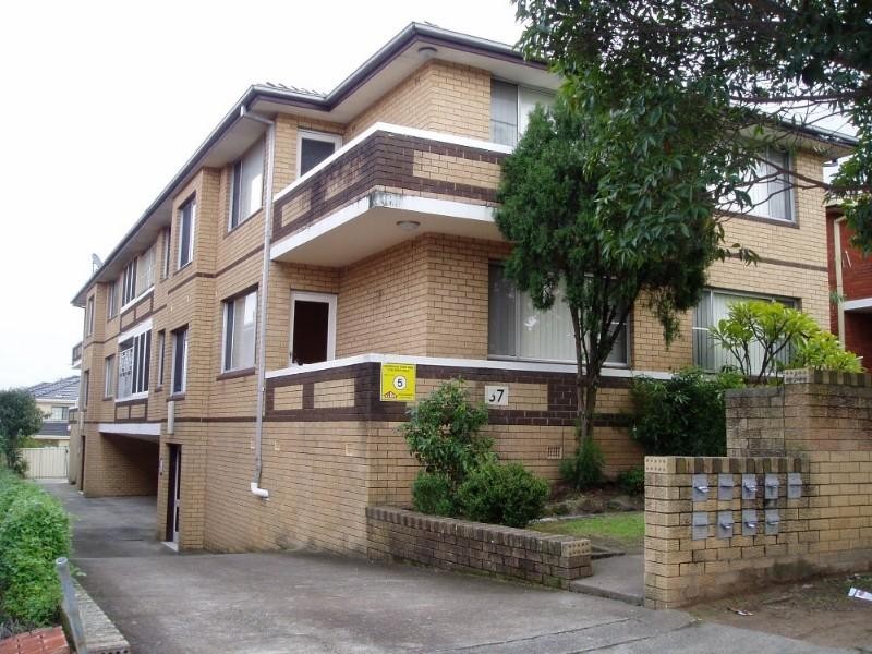 1/37 Arthur Street, Punchbowl NSW 2196