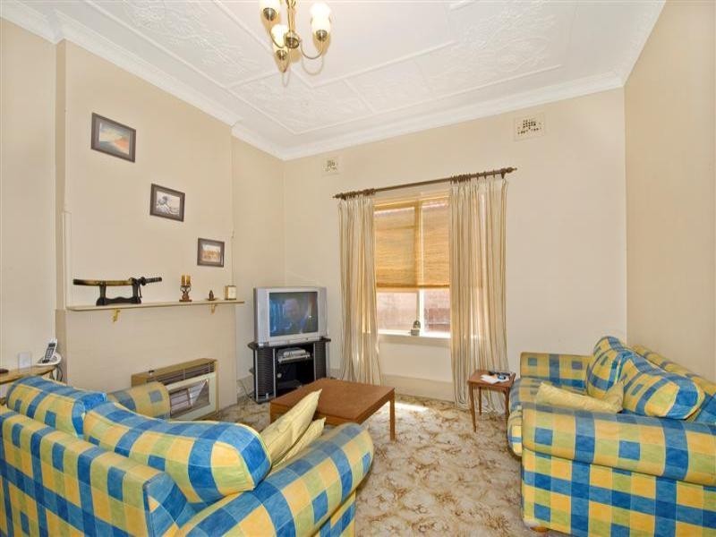 3 Woodside Avenue, Hurlstone Park NSW 2193