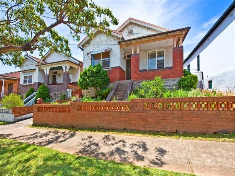 3 Woodside Avenue, Hurlstone Park NSW 2193