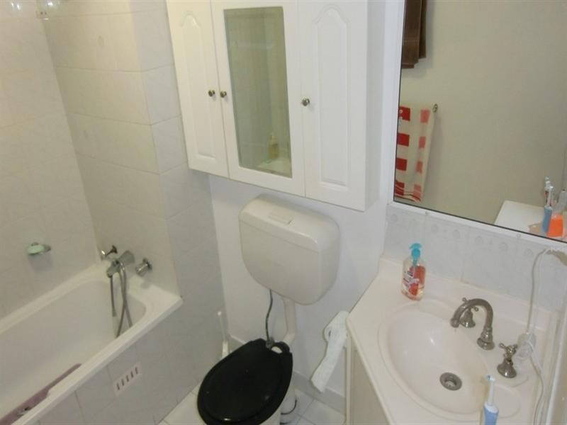 8/121 Canterbury Road, Canterbury NSW 2193