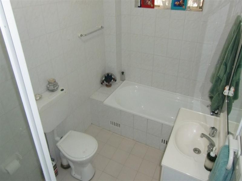 18/27 Jeffrey Street, Canterbury NSW 2193