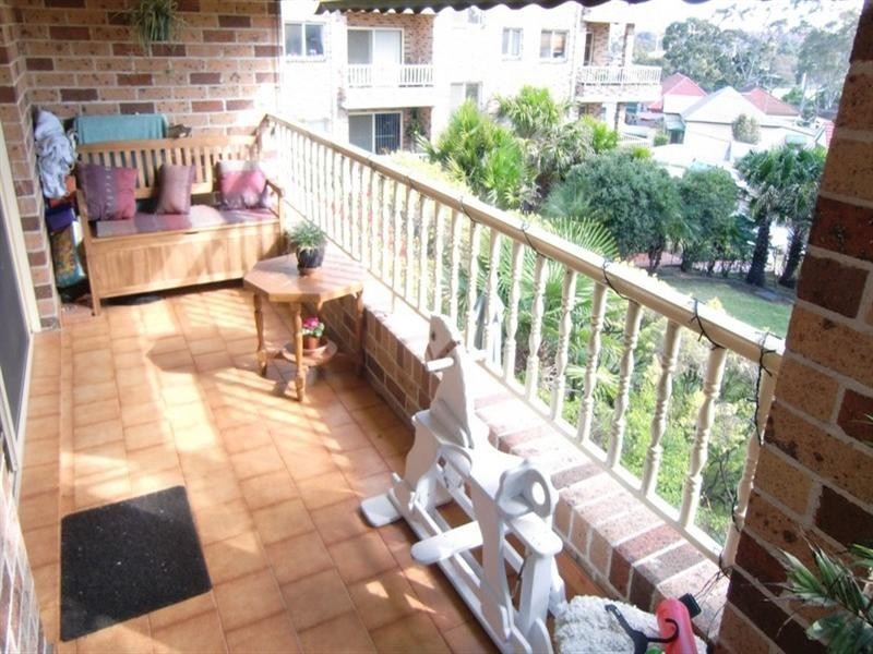 18/27 Jeffrey Street, Canterbury NSW 2193