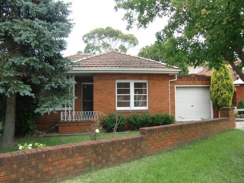 8 Julie Avenue, Clemton Park NSW 2206