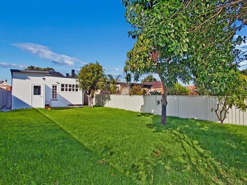 43 Fletcher Street, Campsie NSW 2194