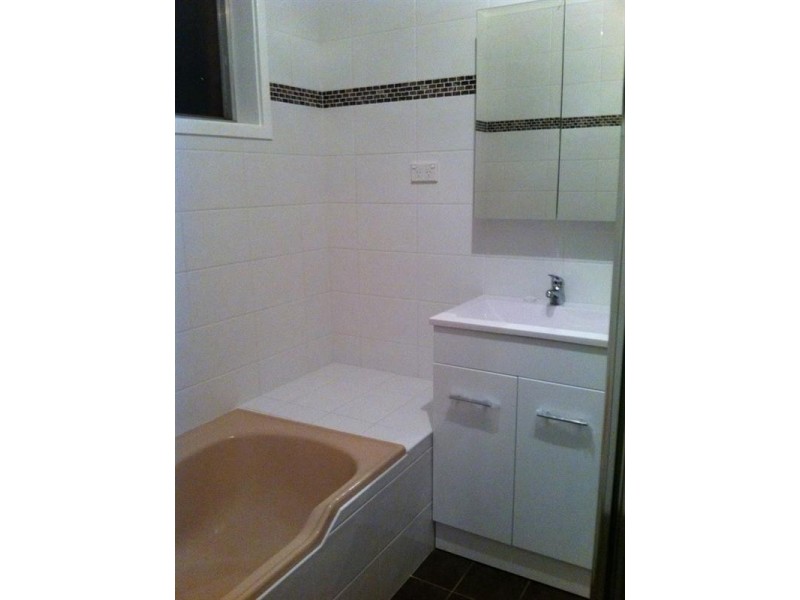 4 Amaroo Avenue, Georges Hall NSW 2198