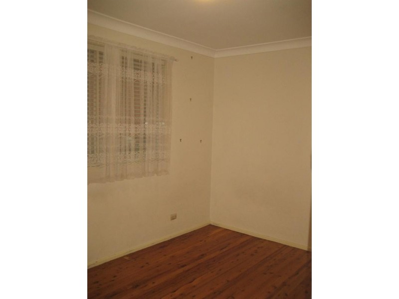 4 Amaroo Avenue, Georges Hall NSW 2198