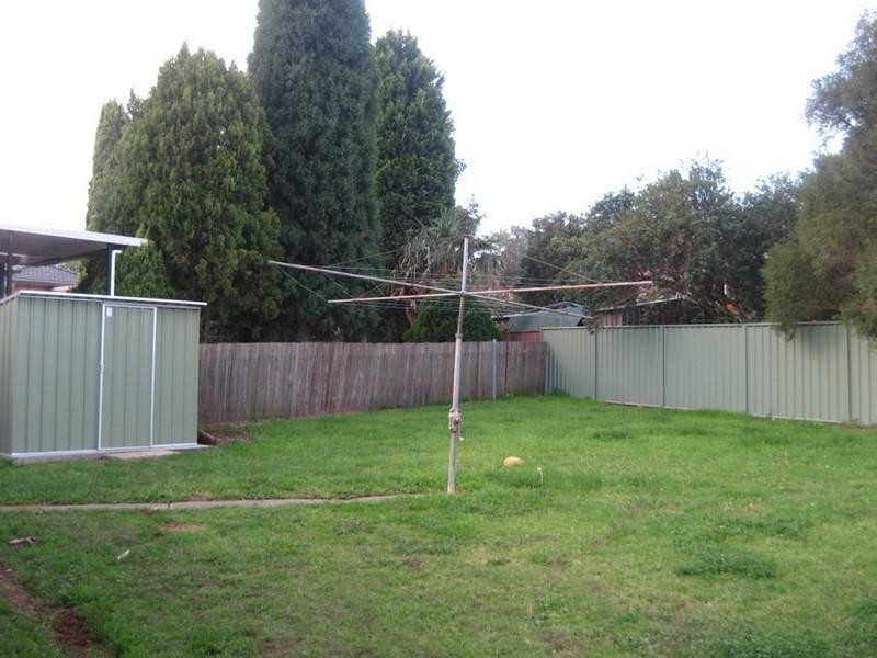 4 Amaroo Avenue, Georges Hall NSW 2198