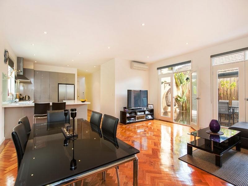 21B Friendship Square, Cheltenham VIC 3192